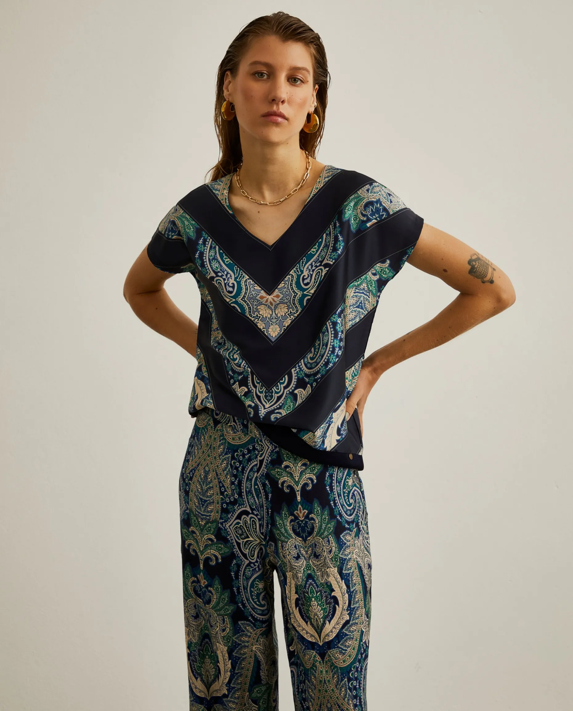 Blusa de manga curta com estampado|LION OF PORCHES New