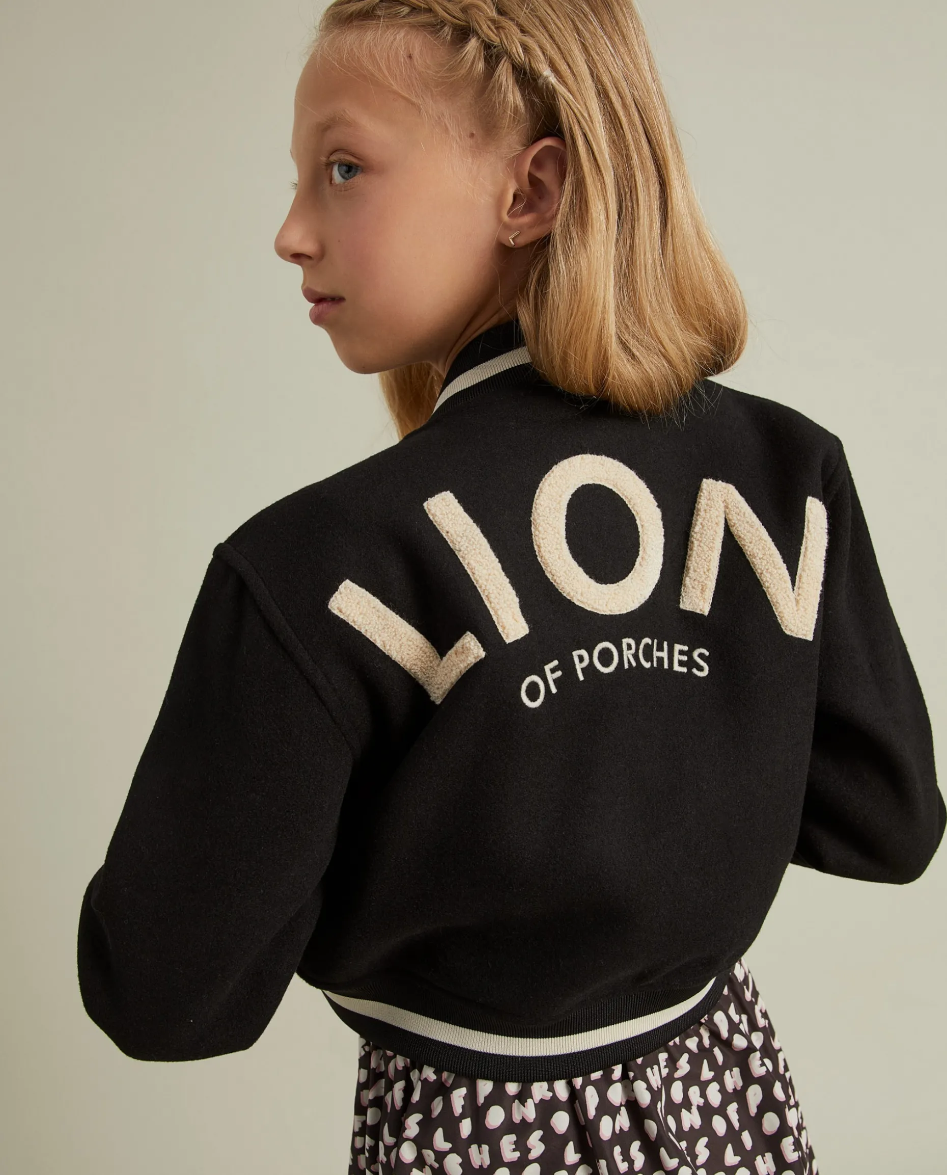 Blusão bomber com leão no peito|LION OF PORCHES Best Sale