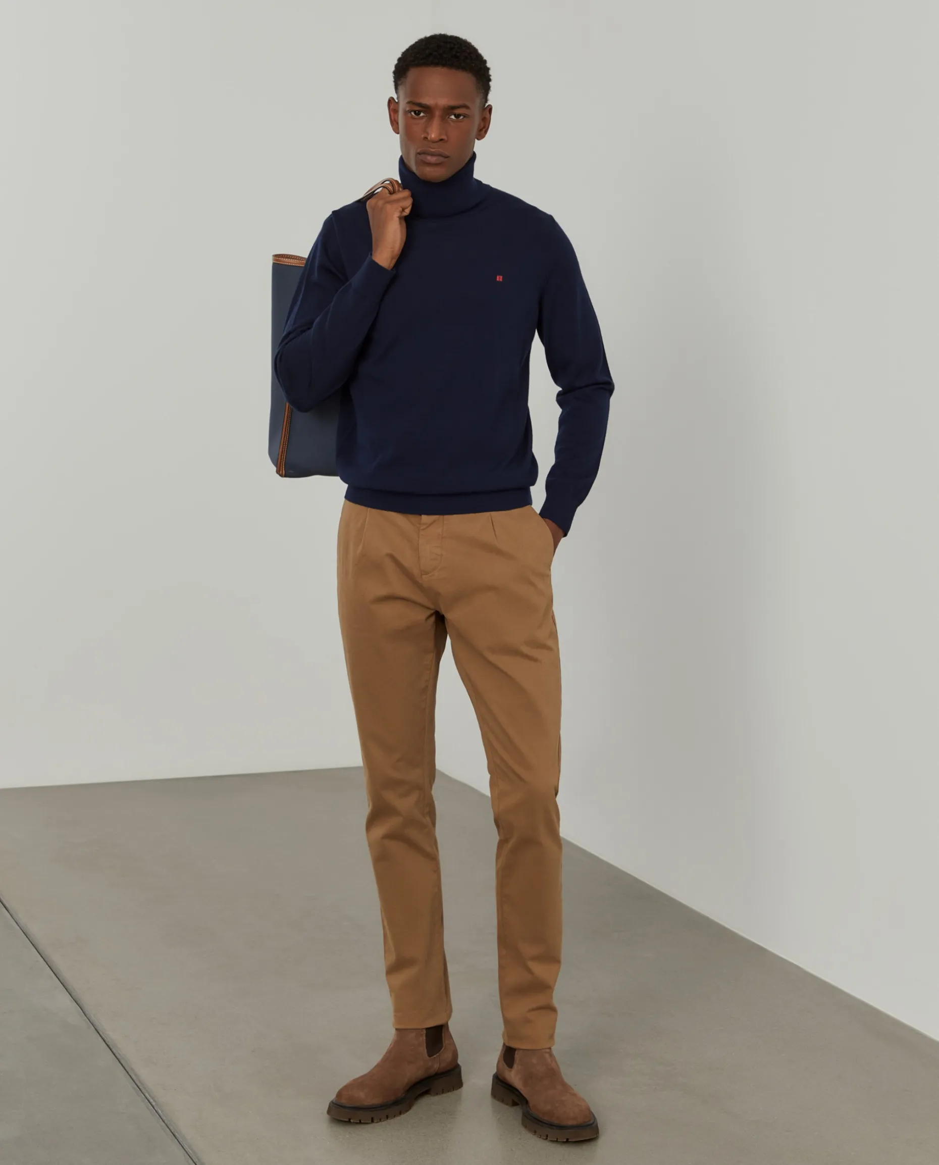 Calças chino regular fit com pregas|LION OF PORCHES Clearance