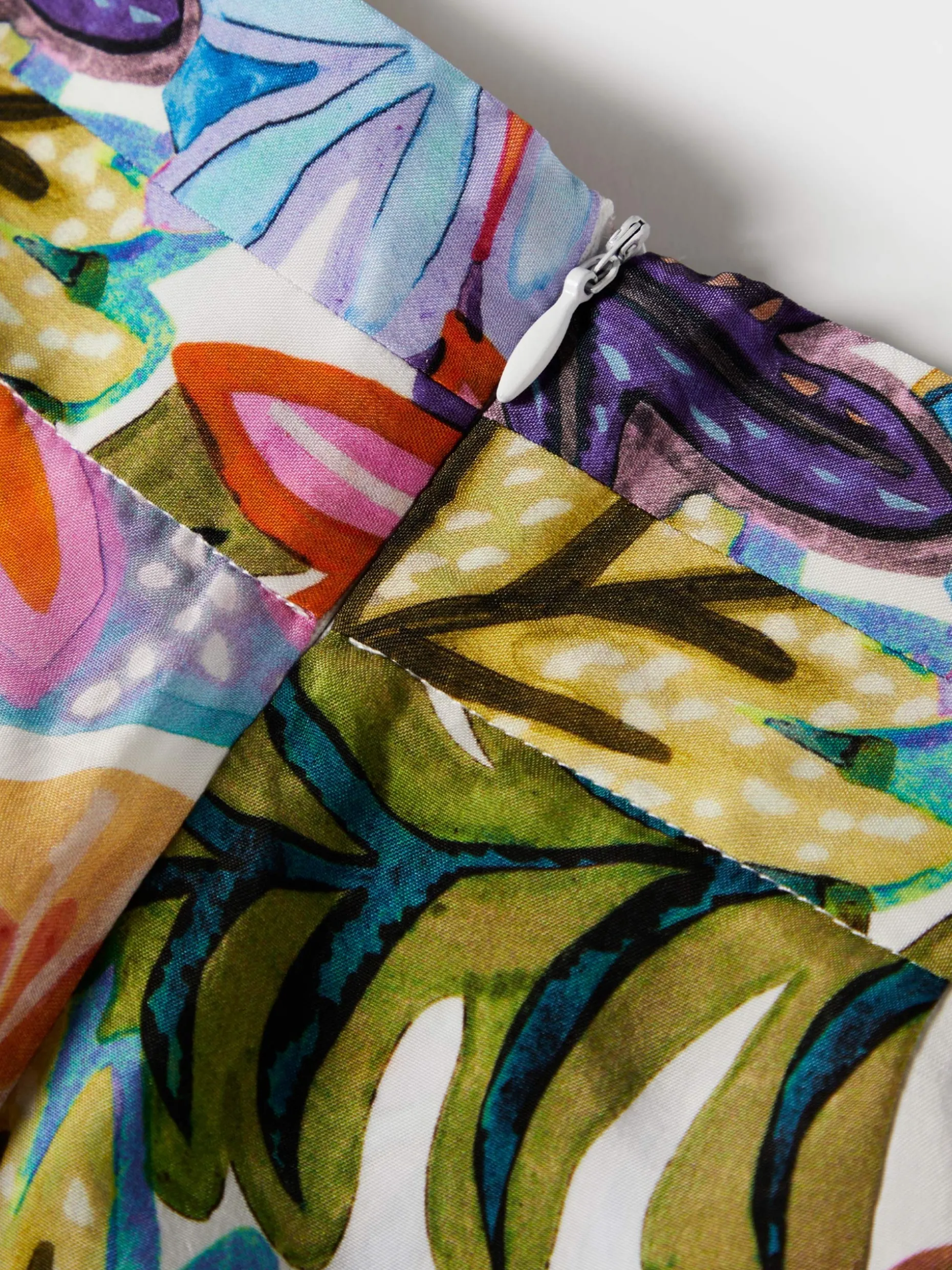 Calças pantalona com padrão colorido|LION OF PORCHES Fashion
