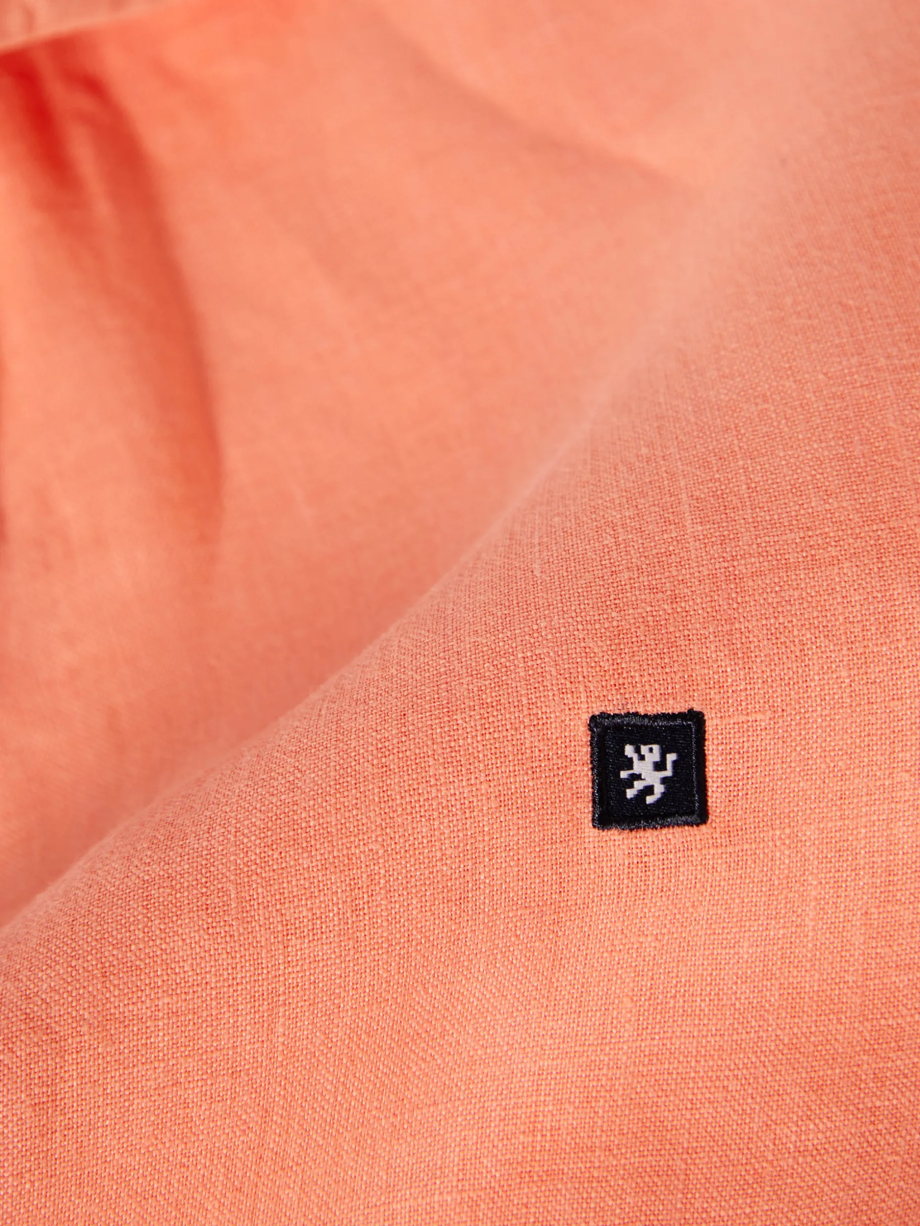 Camisa slim fit em linho garment dye|LION OF PORCHES Online