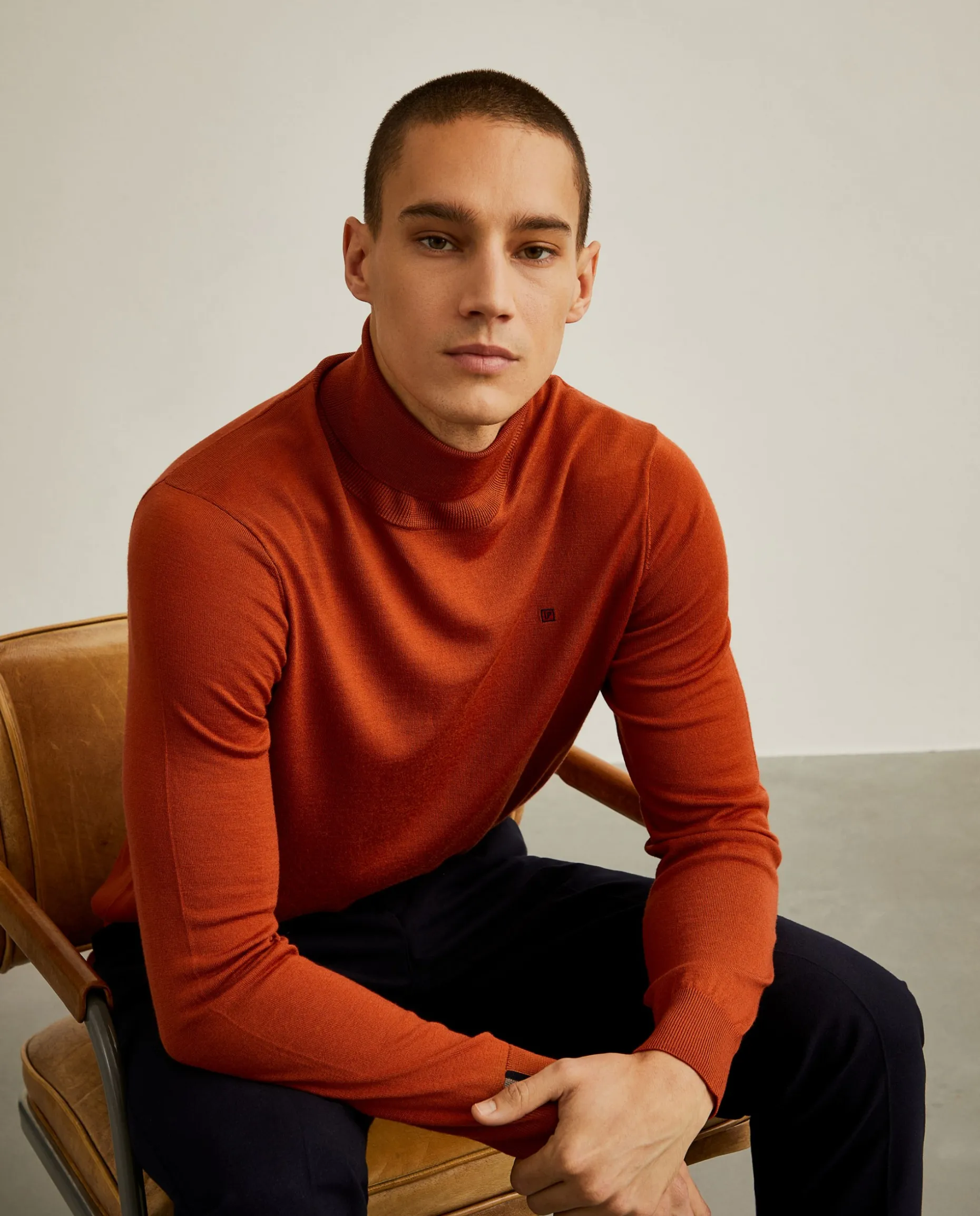 Camisola 100% lã merino com gola alta|LION OF PORCHES Online