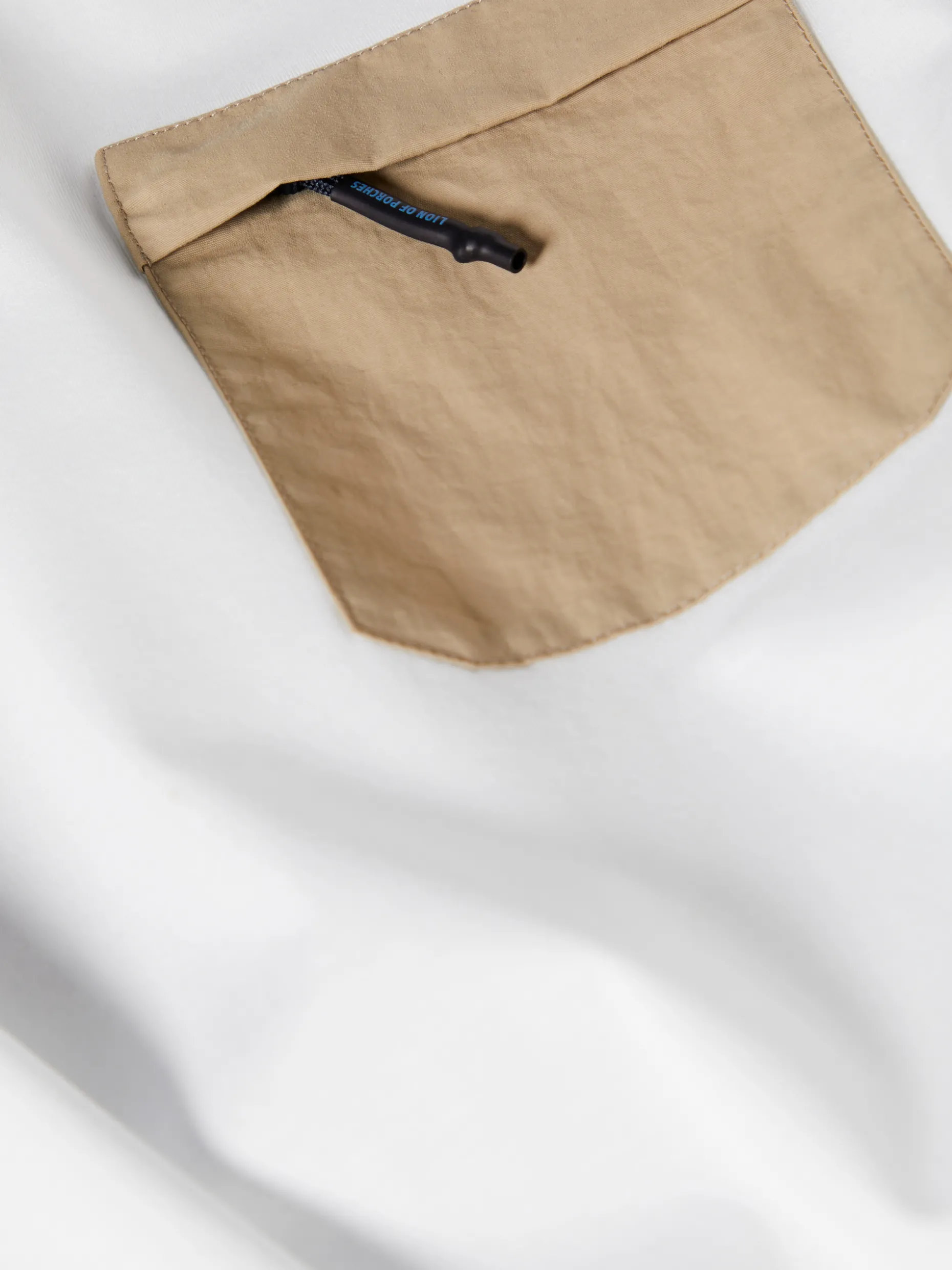T-shirt com bolso em contraste|LION OF PORCHES Sale