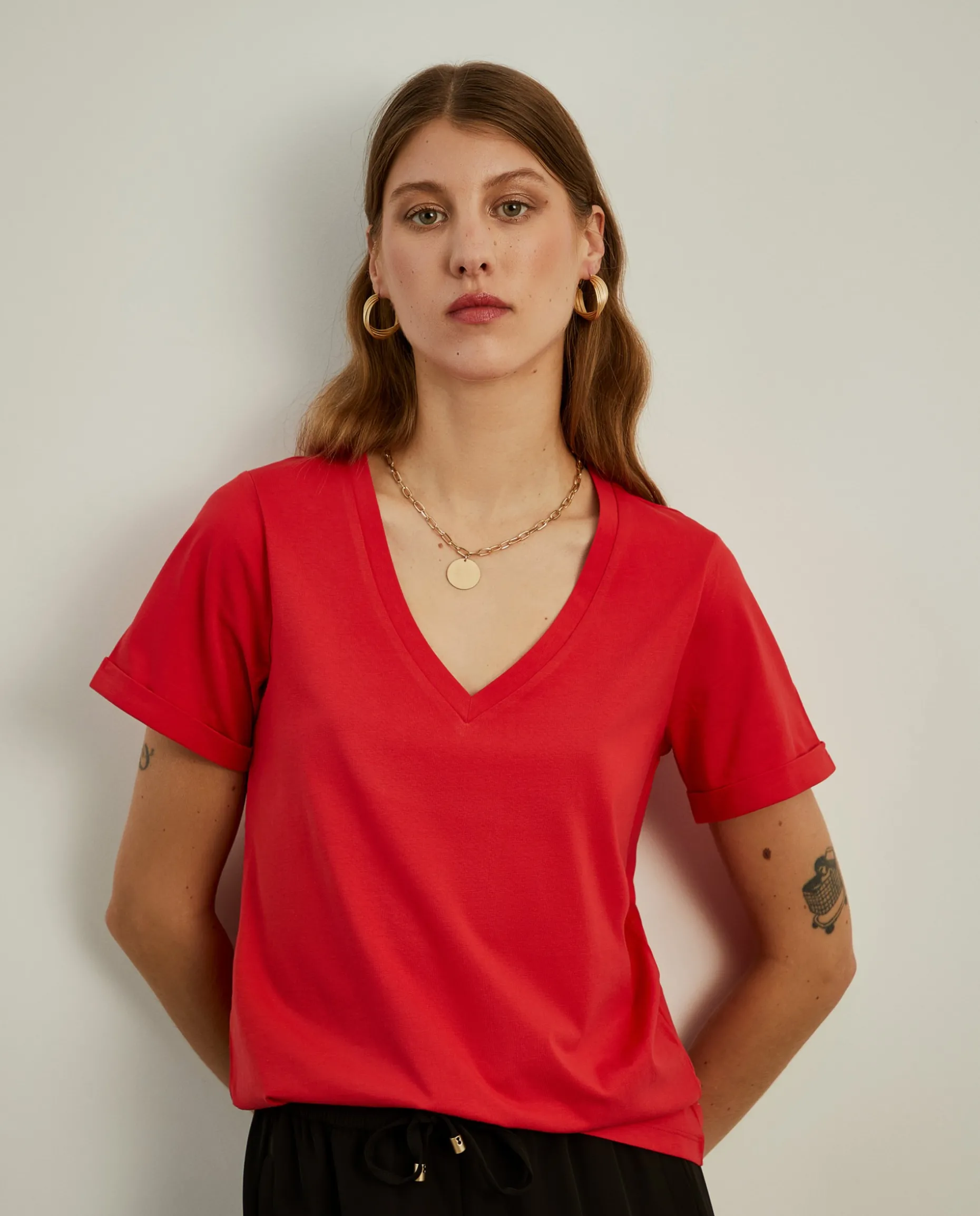 T-shirt de algodão decote em V|LION OF PORCHES Flash Sale