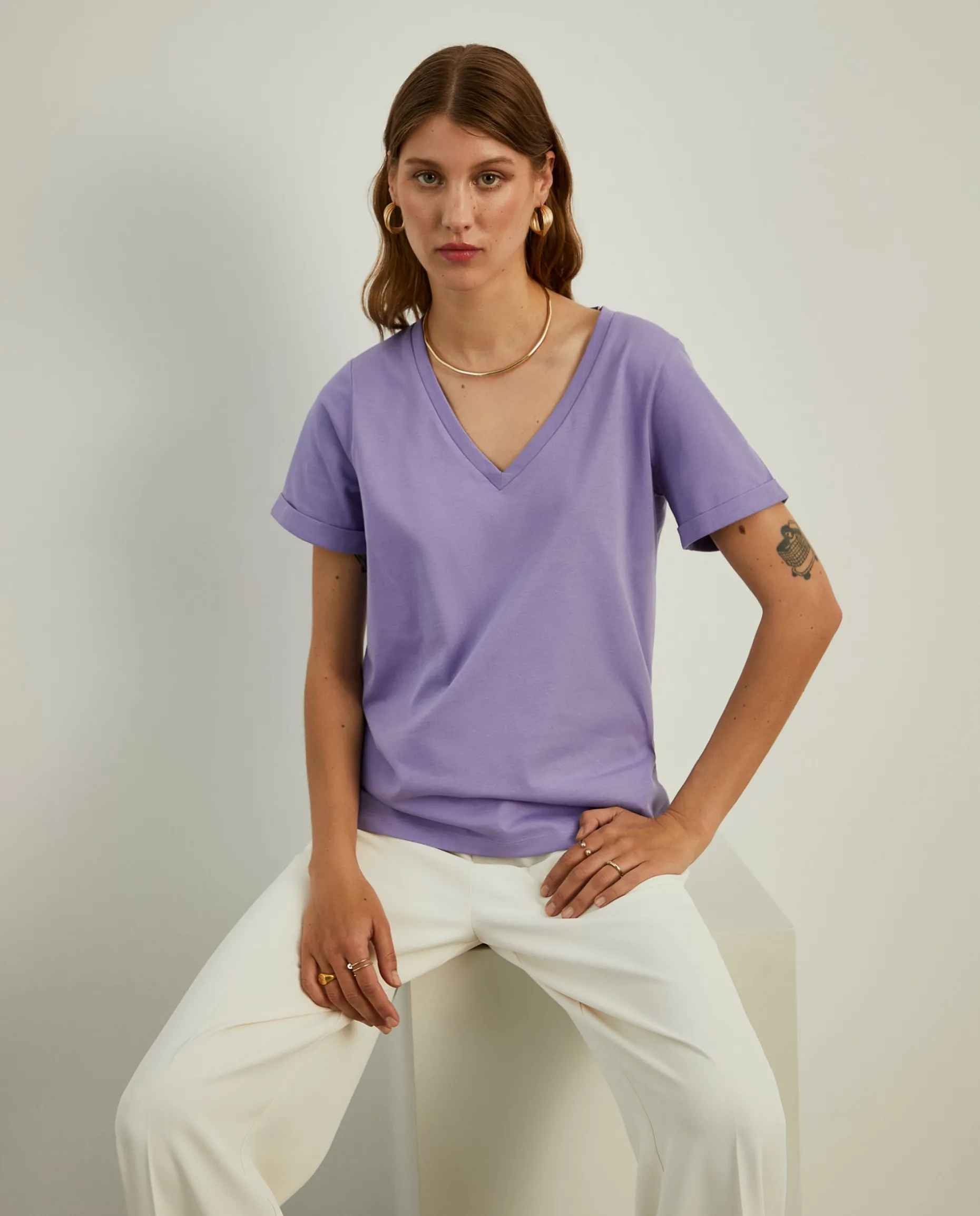 T-shirt de algodão decote em V|LION OF PORCHES New