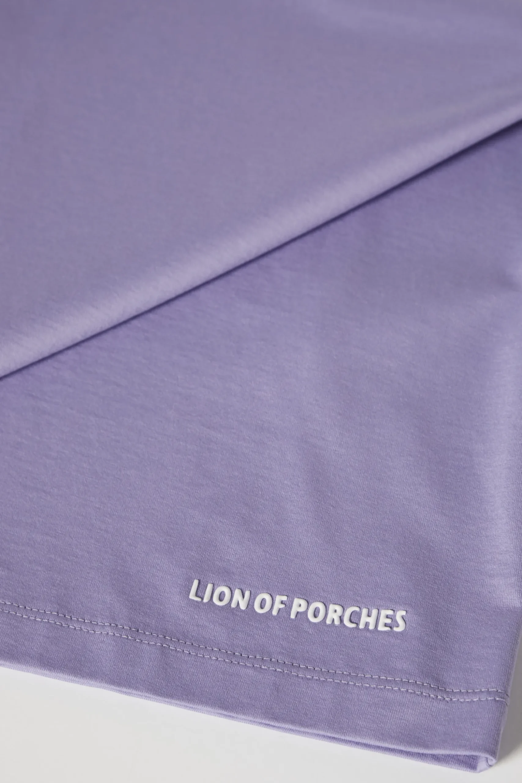T-shirt de algodão decote em V|LION OF PORCHES New