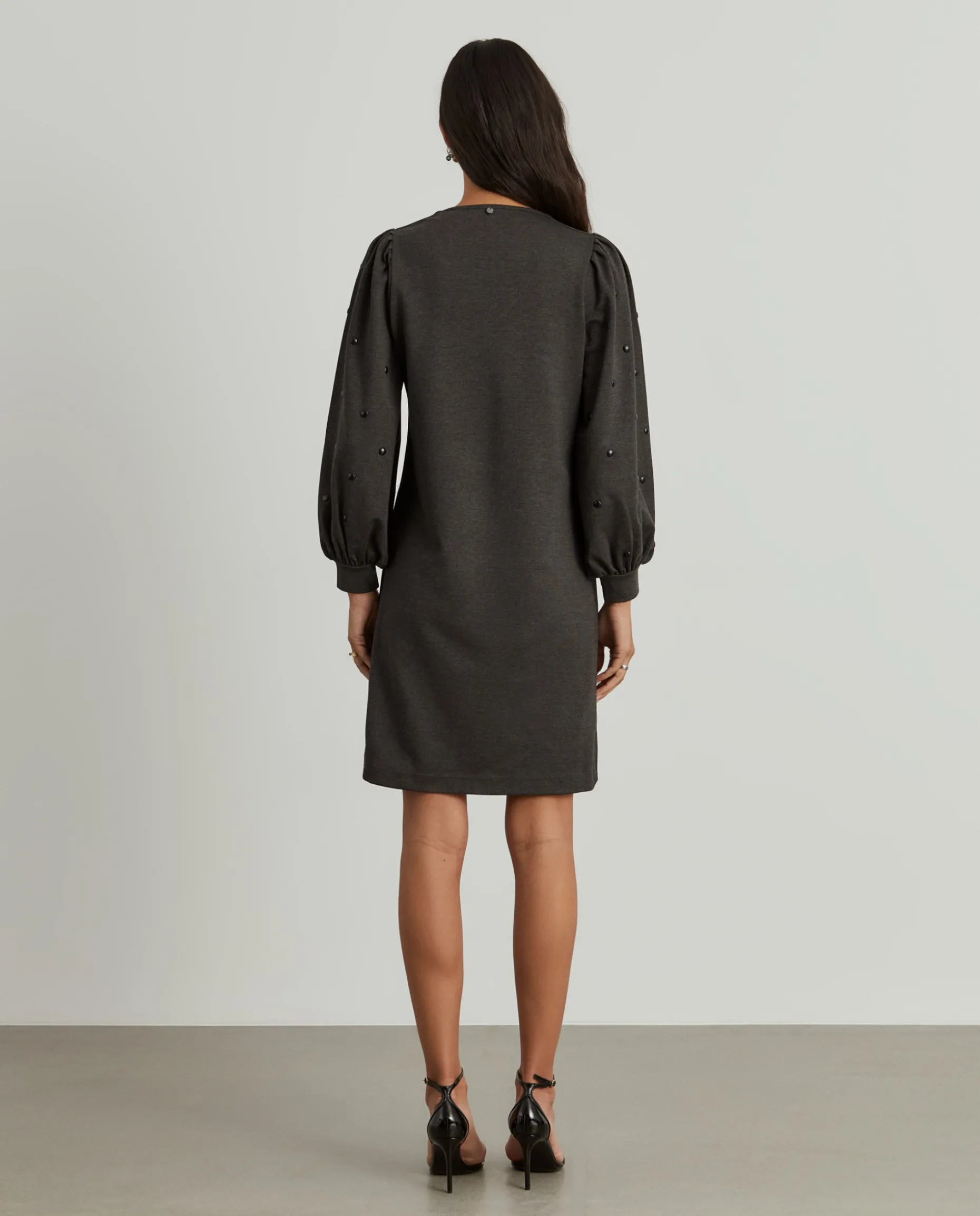 Vestido de malha manga comprida com tachas|LION OF PORCHES Online